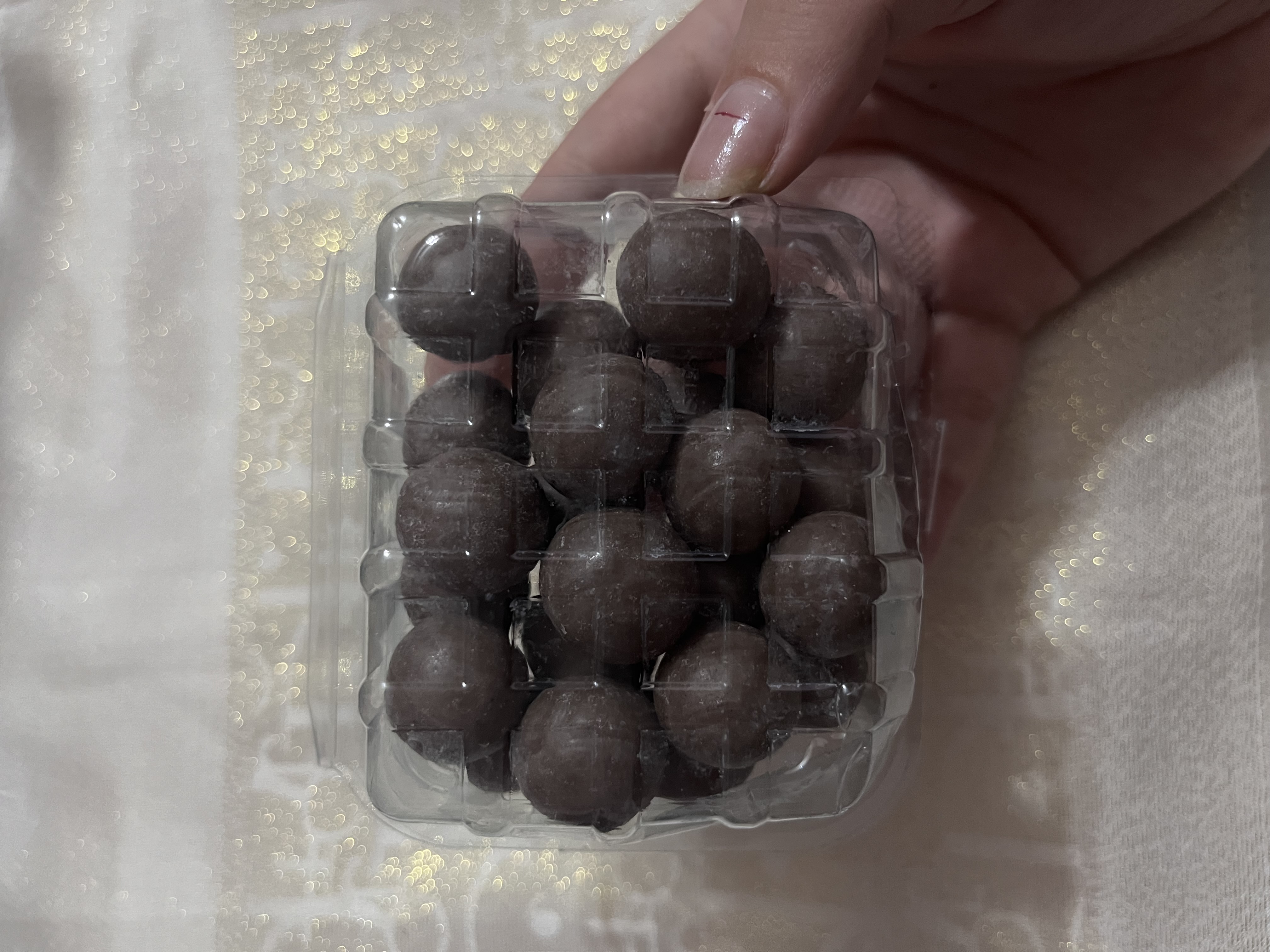 دراژه کاکائویی با مغز بیسکوییت ۱۰۰ گرمی🍫